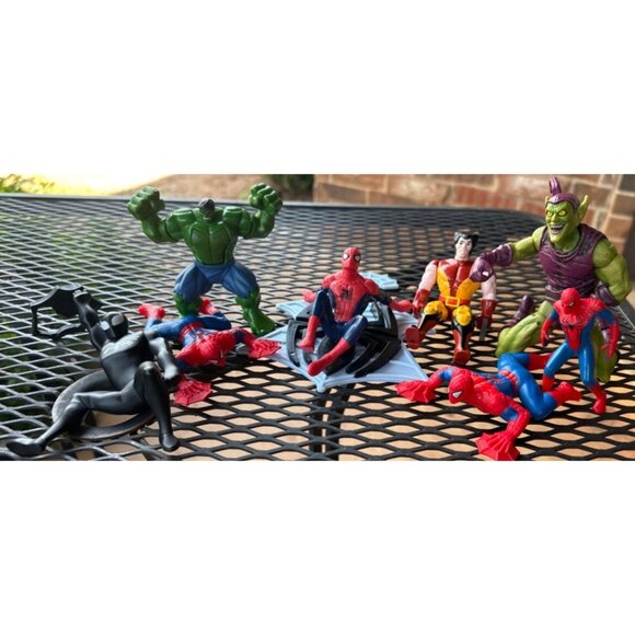Mix Lot of 8 Marvel Plastic Collectible Toys Spiderman Hulk 1991 Wolverine (READ - Picture 1 of 13